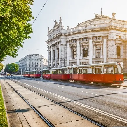 Famous,Wiener,Ringstrasse,With,Historic,Burgtheater,(imperial,Court,Theatre),And